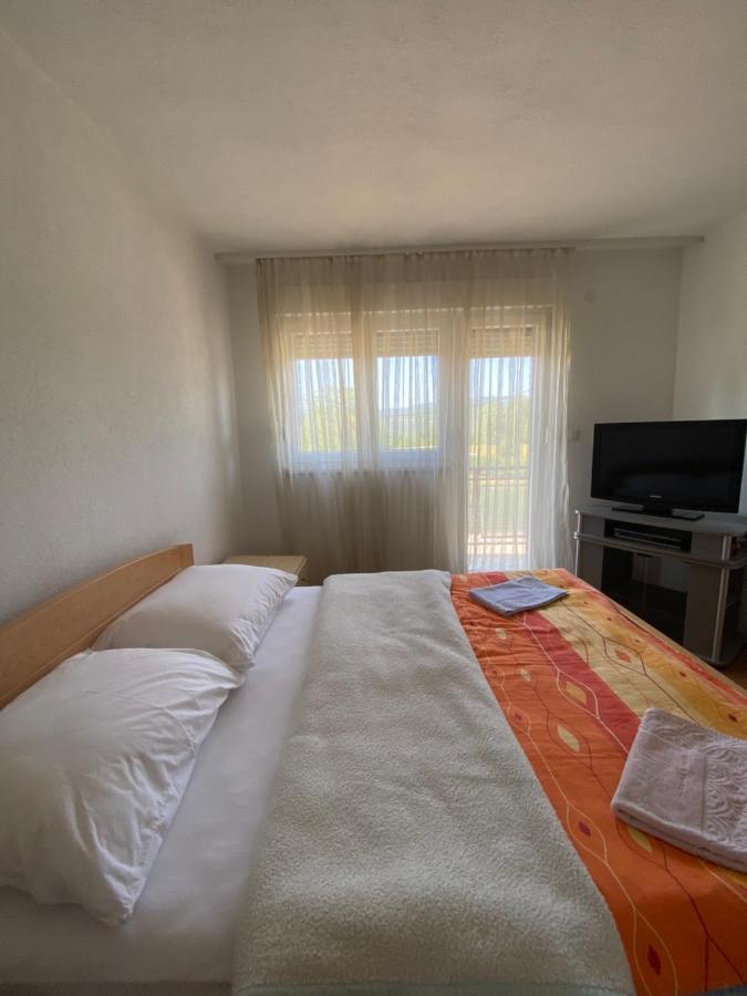 Apartman “Iva” Lägenhet Drvar Exteriör bild